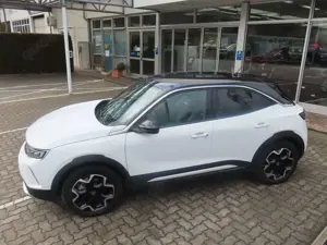 Opel Mokka-E e Ultimate Voll_LED IntelliLux