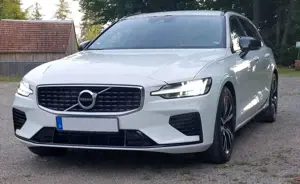 Volvo V60 V60 Plug-In-Hybrid T8 AWD Twin Engine Geartronic R-Design