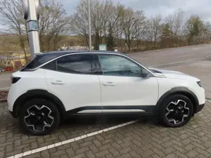 Opel Mokka-E e Ultimate Voll_LED IntelliLux Bild 5