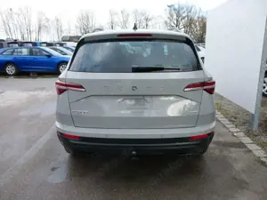 Skoda Karoq Selection 2.0 TDI DSG 4x4 4x4*AHK*TEMPOMAT*SMAR... Bild 2