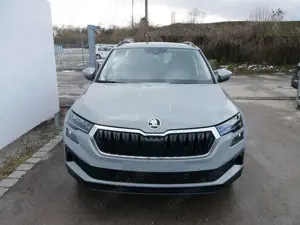 Skoda Karoq Selection 2.0 TDI DSG 4x4 4x4*AHK*TEMPOMAT*SMAR... Bild 3