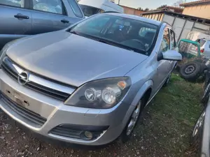 Opel Astra Astra 1.6 Caravan Edition Bild 3