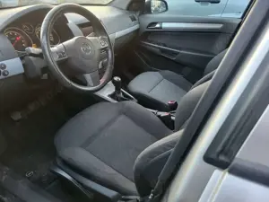 Opel Astra Astra 1.6 Caravan Edition Bild 5