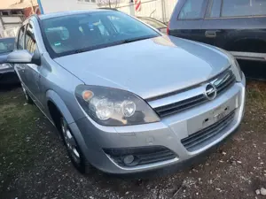 Opel Astra Astra 1.6 Caravan Edition Bild 2