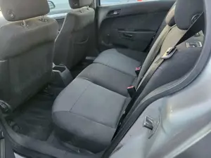 Opel Astra Astra 1.6 Caravan Edition Bild 4