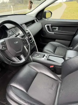 Land Rover Discovery 2.0 Td4 S Bild 4