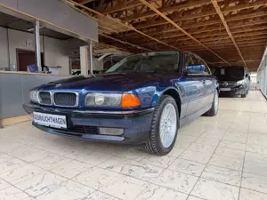 BMW 728 i E38 Handschalter*Scheckheft*Schiebedach*