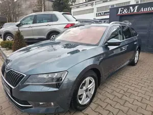 Skoda Superb Combi LK*LEDER*XENON*PDC*SHZ*AHK*NAVI*