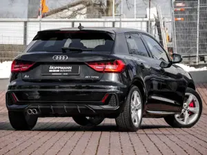 Audi A1 2.0 TFSI S line NAVI LED EINPARKHIL Bild 3