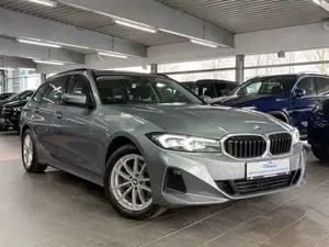 BMW 320 320d Touring xDrive III Driving Assistant III