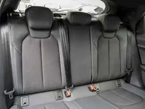Audi A1 2.0 TFSI S line NAVI LED EINPARKHIL Bild 5