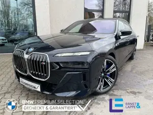 BMW i7 M70 xDrive || BW TheatherScreen Autobahnass Bild 1