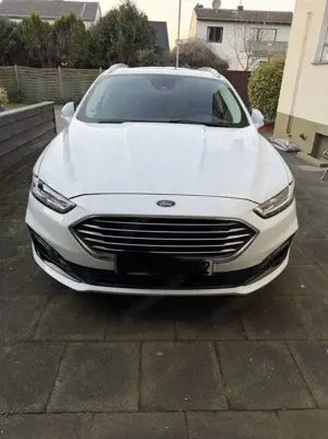 Ford Mondeo Hybrid Titanium