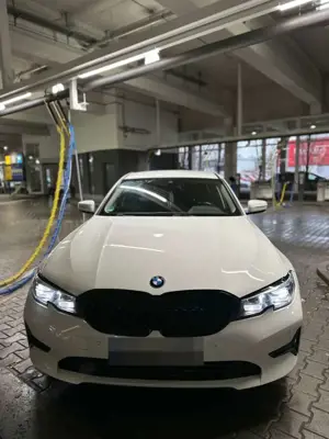 BMW 318 i Advantage Automatik - BMW Garantie - TÜV 02/2028