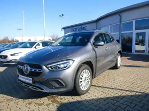 Mercedes-Benz GLA 200 AUT/LED/NAV/SHZ/Teilleder