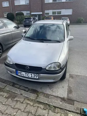Opel Corsa 16V Edition 100
