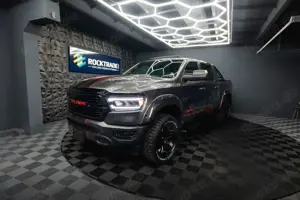 Dodge RAM 5.7 V8 HEMI 4x4 OFFROAD Night-Edition *Pano*