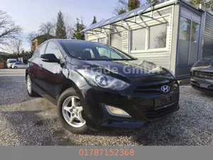 Hyundai i30 Navi Kamera PDC Allwetter Scheckheft TÜV neu