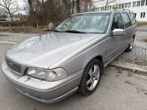 Volvo V70 **  TOP  ZUSTAND**HU-AU NEU**2,5   200 PS**