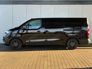 Opel Vivaro Kombi XL 2.0 Diesel Automatik 177 PS / 9-Sitzer / Bild 2