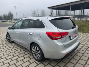 Kia Ceed / cee'd 1.6 cee'd Navi Kamera Euro6 136ps pdc Alu