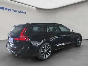 Volvo V60 T6 Plug-in Hybrid AWD Plus Dark Bild 3