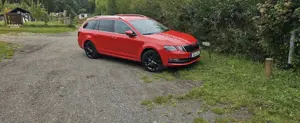 Skoda Octavia Combi 2.0 TDI DSG Premium Edition Bild 2