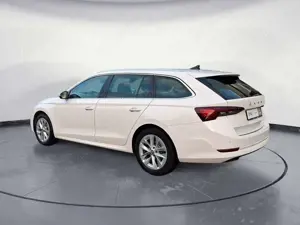 Skoda Octavia Combi 2.0 TDI DSG 4x4 Style Bild 4