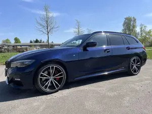 BMW 320 320d Touring Aut. M Sport Bild 2