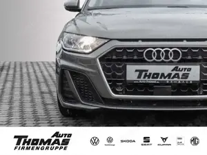 Audi A1 S line 30 TFSI S tronic PDC+SHZ
