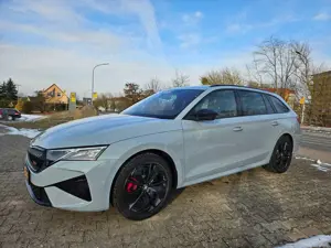 Skoda Octavia Combi 2.0 TSI RS Patina-Grau AHK 5 Jahre Garantie