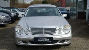 Mercedes-Benz E 220 CDI*PDC*AUTO*TEMPO*GSD*SHZ*NAVI*TOP!!! Bild 1