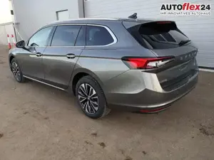 Skoda Superb Combi 2.0 TDI 142kW 4x4 Selection DSG AHK 142 k...