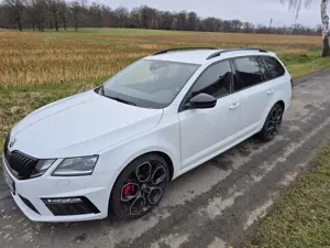 Skoda Octavia Octavia Combi 2.0 TSI DSG RS