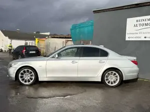 BMW 525 i Aut. *LEDER*XENON*SCHIEBEDACH*TÜV2028* Bild 4
