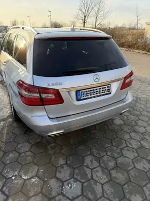Mercedes-Benz E 200 E-Klasse T-Modell T CGI BlueEFFICIENCY Automatik Avantgarde Bild 2