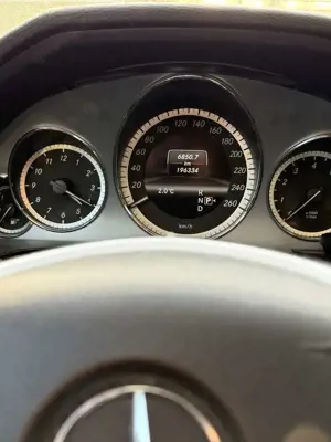 Mercedes-Benz E 200 E-Klasse T-Modell T CGI BlueEFFICIENCY Automatik Avantgarde Bild 5