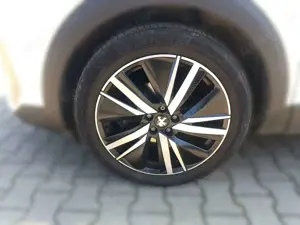 Peugeot 3008 1.5 BlueHDi 130 EAT8 GT Navi PDC LED LM Bild 4