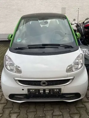 smart forTwo smart fortwo coupe electric drive Automatik Bild 2