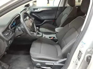 Ford Focus Focus Turnier 1.5 EcoBlue TITANIUM Bild 3