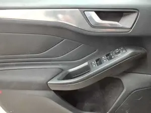 Ford Focus Focus Turnier 1.5 EcoBlue TITANIUM Bild 4