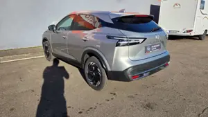 Nissan Qashqai 1.3 DIG-T MHEV 158PS Xtronic N-Connecta Bild 2