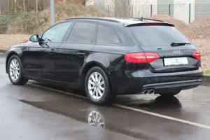 Audi A4 Avant Attraction ultra Navi PDC AHK MMI EU6 Bild 2