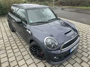 MINI John Cooper Works MINI