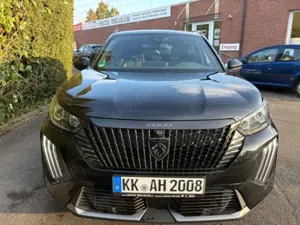Peugeot 2008 Hybrid 136 e-DSC Allure Bild 2