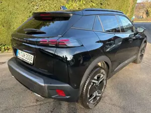 Peugeot 2008 Hybrid 136 e-DSC Allure Bild 4