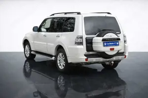 Mitsubishi Pajero 3.2 DI-D Edition 30*1 HD*7SITZER*LEDER*SH Bild 4