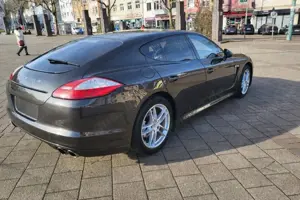 Porsche Panamera S Hybrid Bild 3