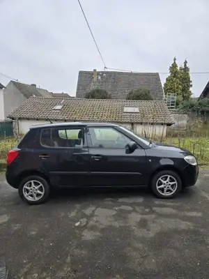 Skoda Fabia 1.2 HTP Combi Bild 2