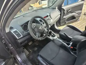 Mitsubishi Outlander 2.2 DI-D 4WD TC-SST Intense Bild 4